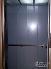 Ascensores Gerhardt - Detalle de una cabina de ascensor realizada en chapa